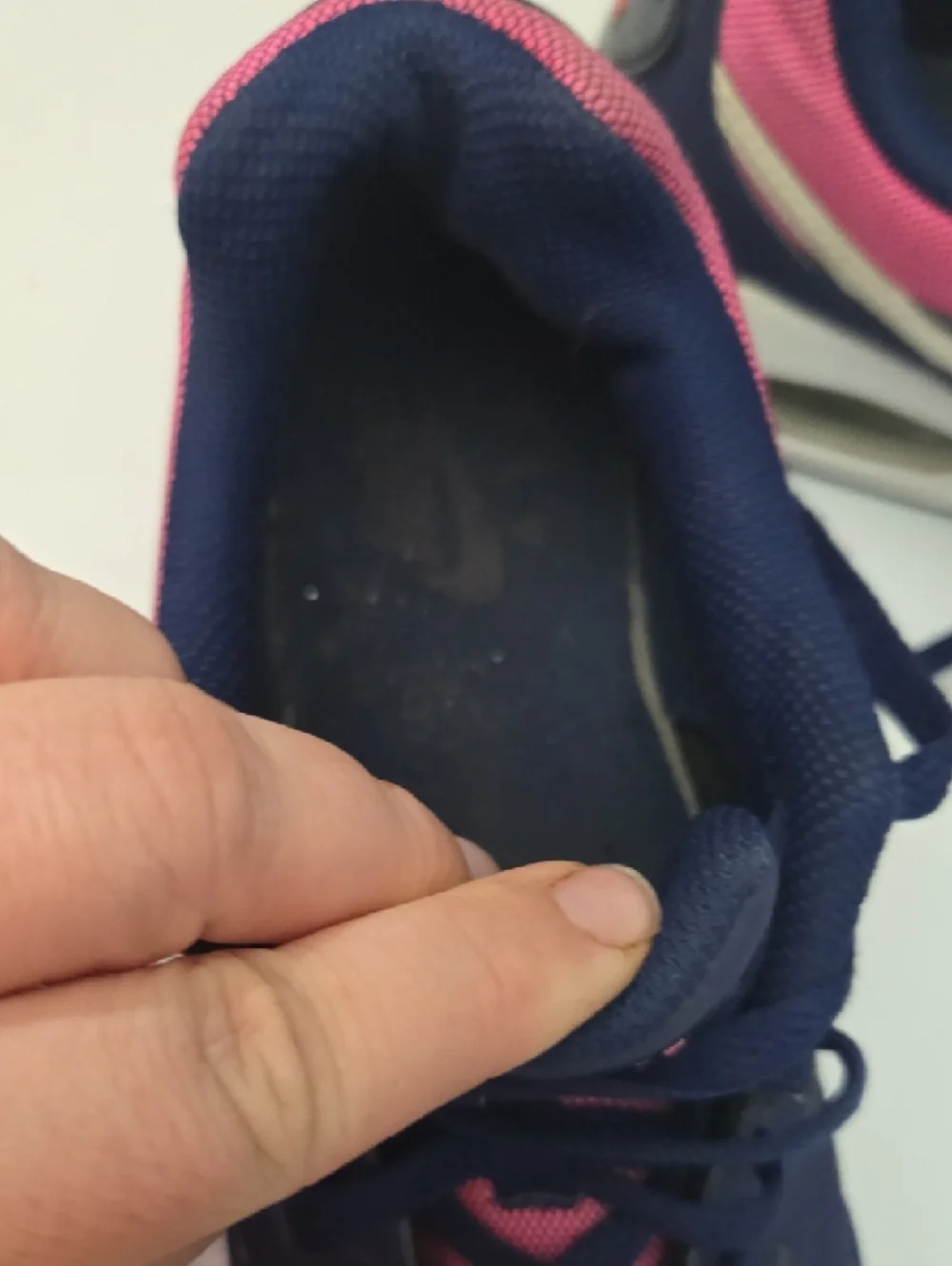 ♡Nike Air Max Women's Navy and Pink Sneakers Size 10